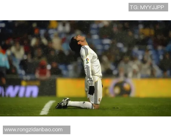 足球明星卡卡的袜子背后的故事与他辉煌职业生涯的秘密揭秘