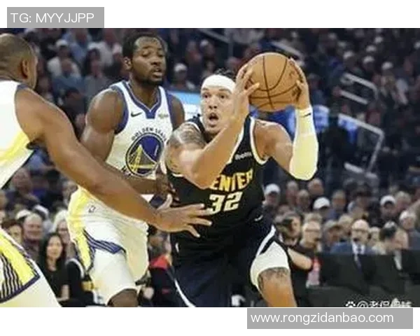 掘金与勇士实力对比分析探讨两队战术与球员表现